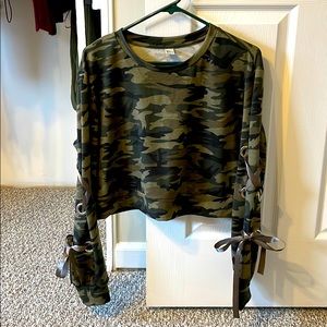 H&M Camo Cropped Long Sleeve